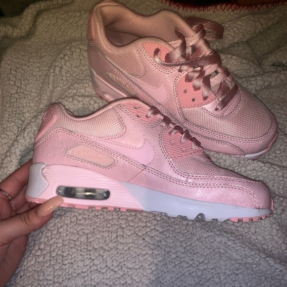 light pink nike air